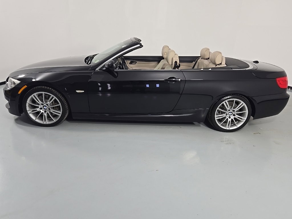 Used 2013 BMW 335i Convertible image 12