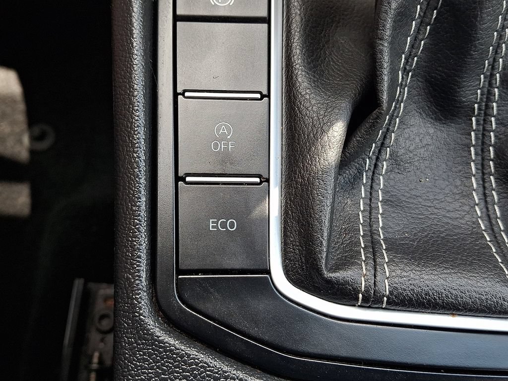 Used 2024 Volkswagen Jetta SE FWD image 25