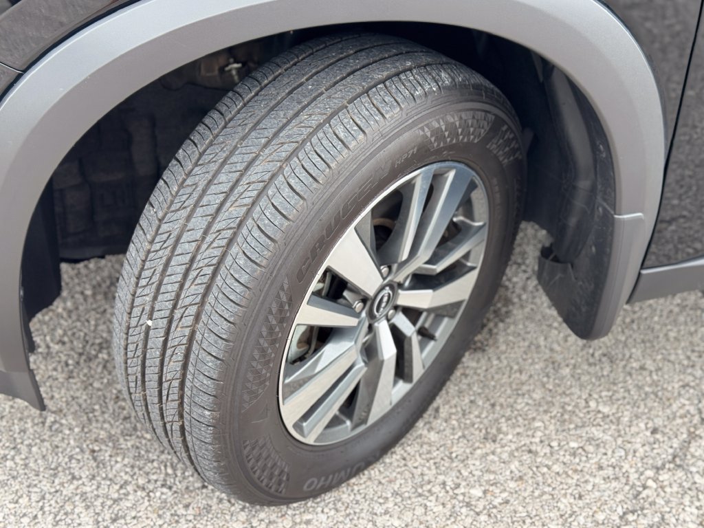 Used 2025 Nissan Pathfinder SL FWD image 40