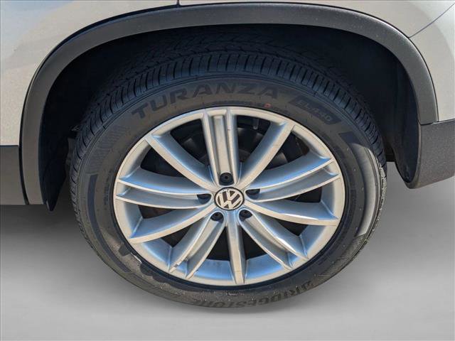 Used 2014 Volkswagen Tiguan SE image 23