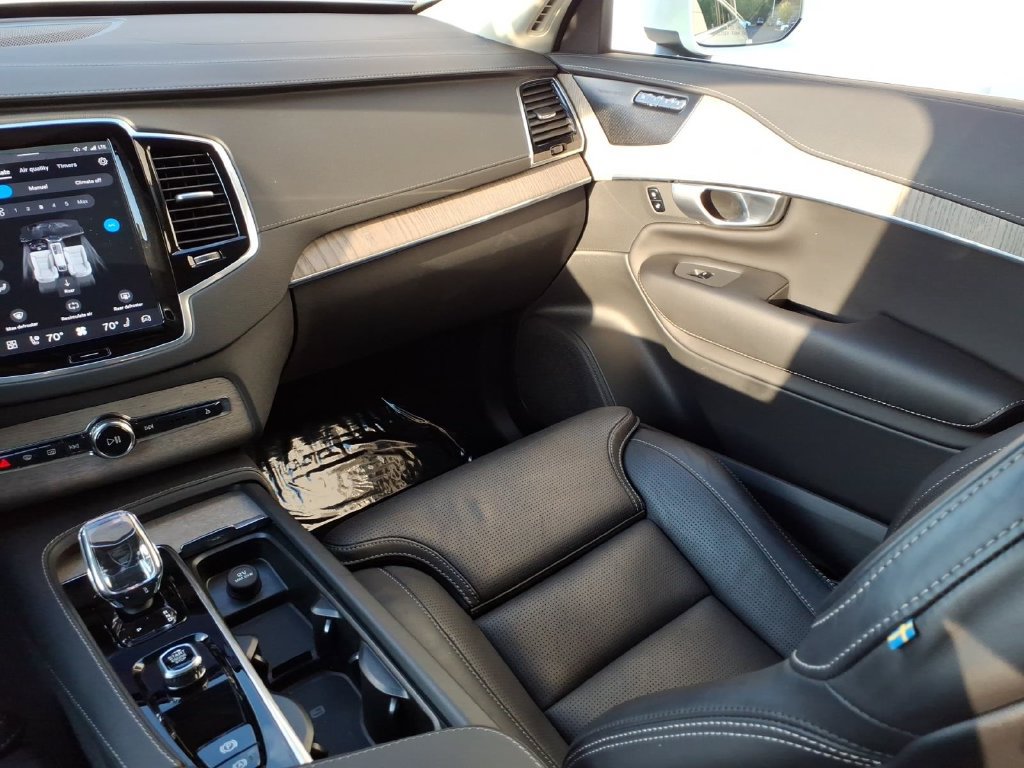 Certified 2024 Volvo XC90 T8 Ultimate w/ Protection Package Premier AWD/4WD image 22
