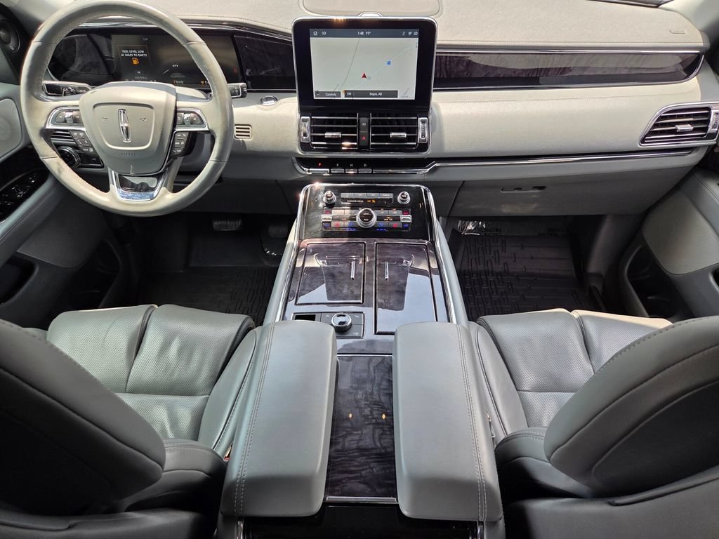 Used 2020 Lincoln Navigator Reserve w/ Luxury Package AWD/4WD image 16