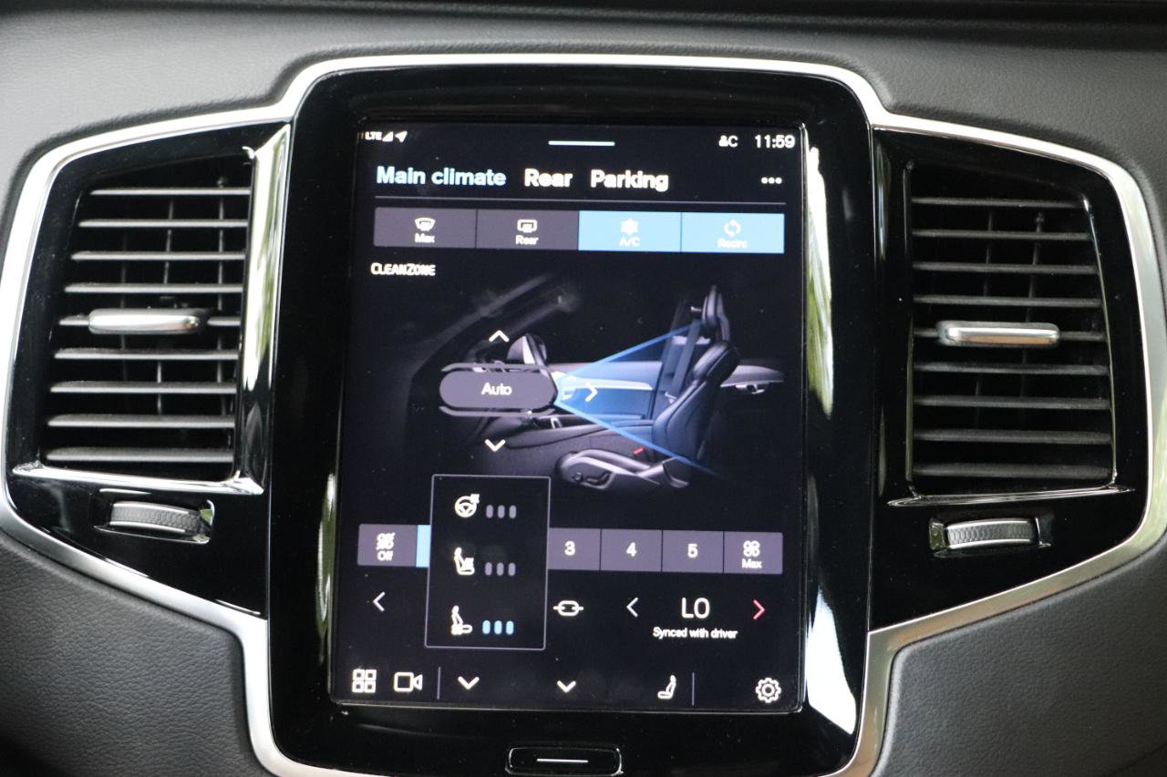 Used 2023 Volvo XC90 T8 Ultimate AWD/4WD image 36