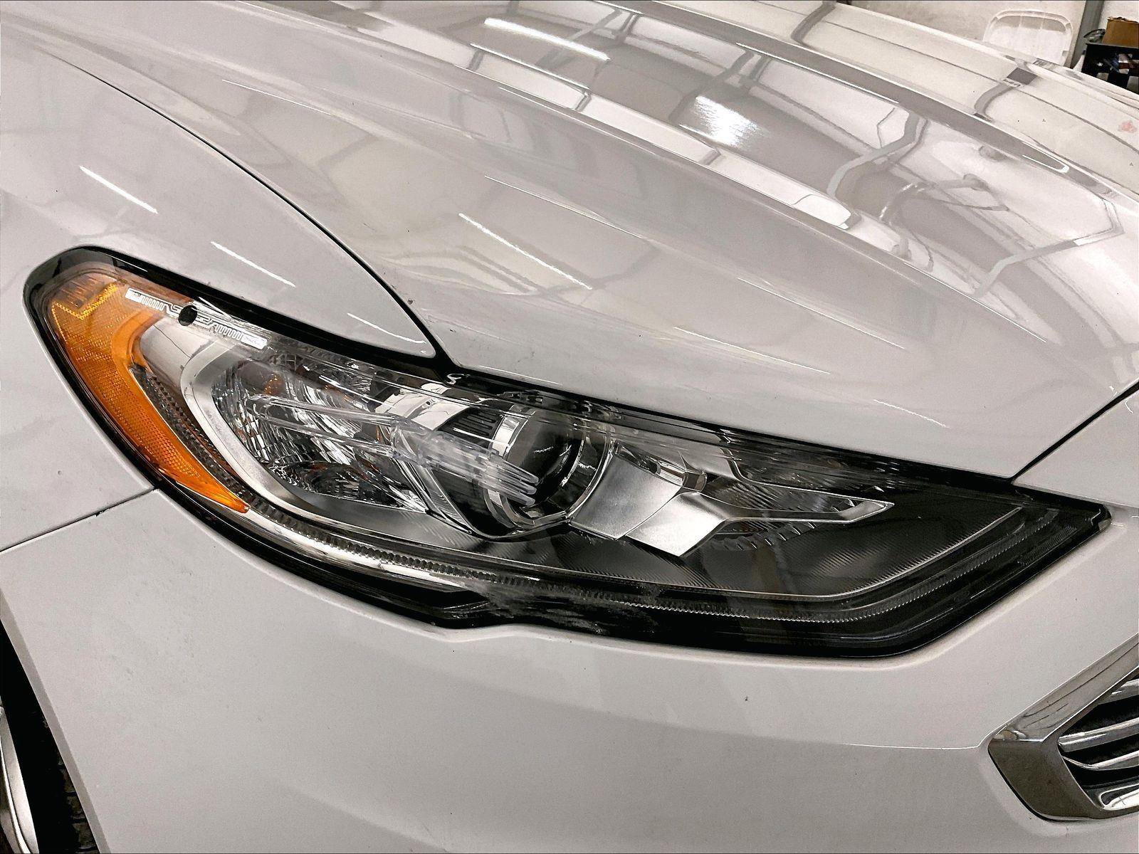 Used 2018 Ford Fusion SE w/ Fusion SE Technology Package image 27