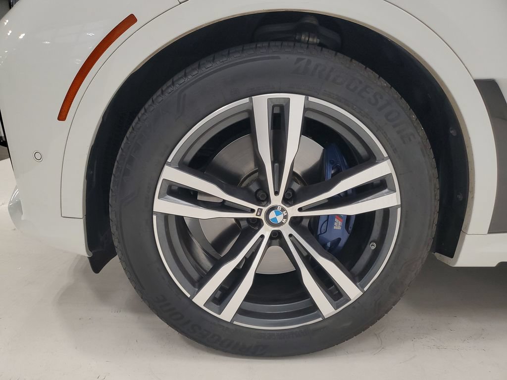 Used 2019 BMW X7 xDrive50i w/ M Sport Package AWD/4WD image 8