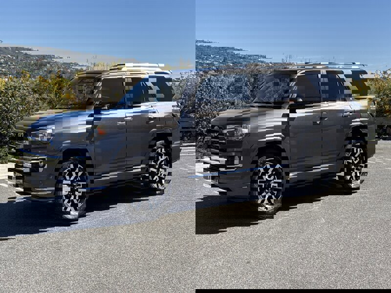 Used 2015 Toyota 4Runner Limited image 2