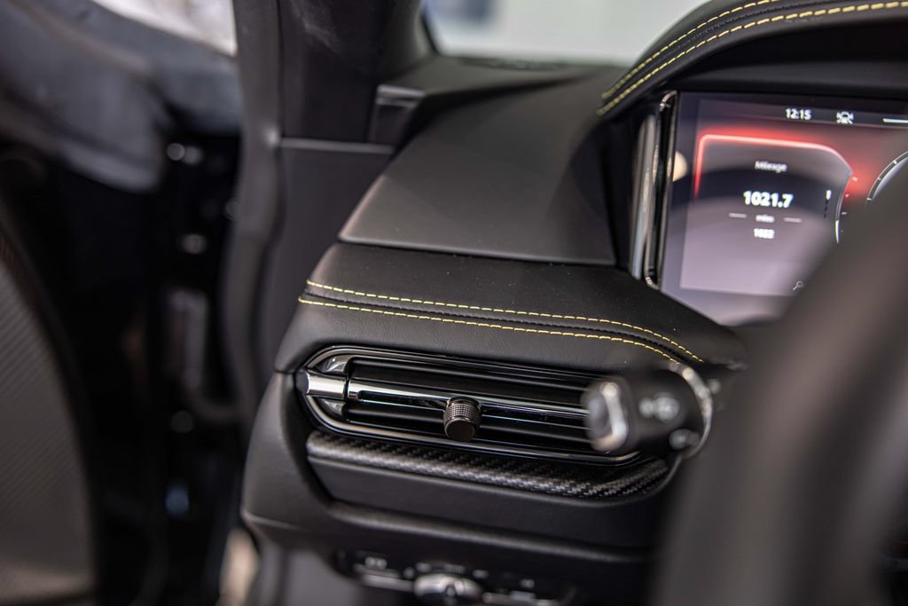 Used 2025 Aston Martin DB12 Convertible RWD image 30