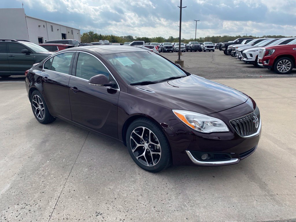 Used 2017 Buick Regal Sport Touring FWD image 7