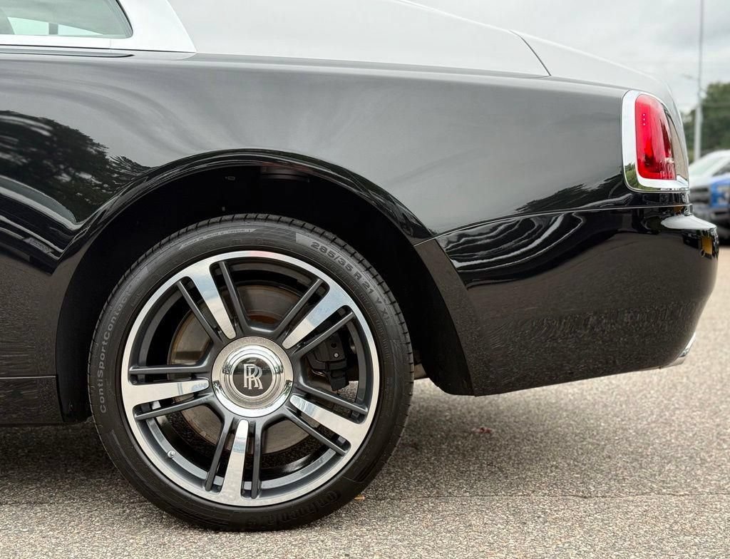 Used 2015 Rolls-Royce Wraith RWD image 12