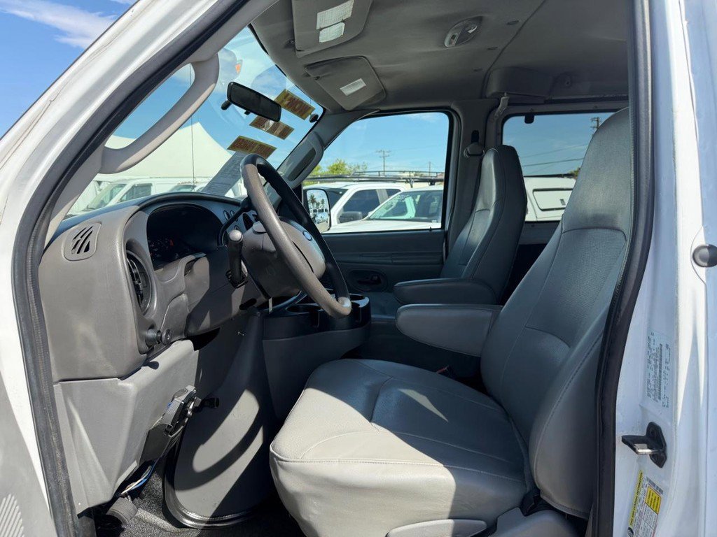 Used 2008 Ford E-350 and Econoline 350 Extended Wagon Super Duty RWD image 17