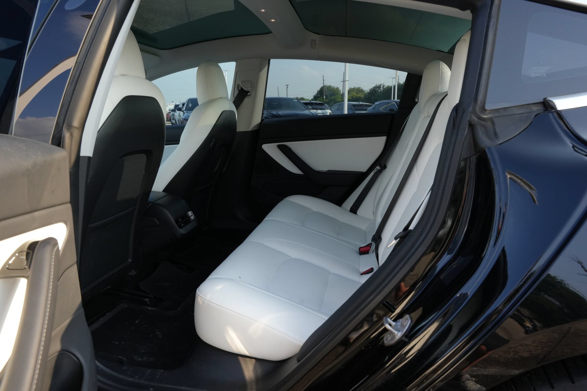 Used 2020 Tesla Model 3 Standard Range Plus RWD image 16