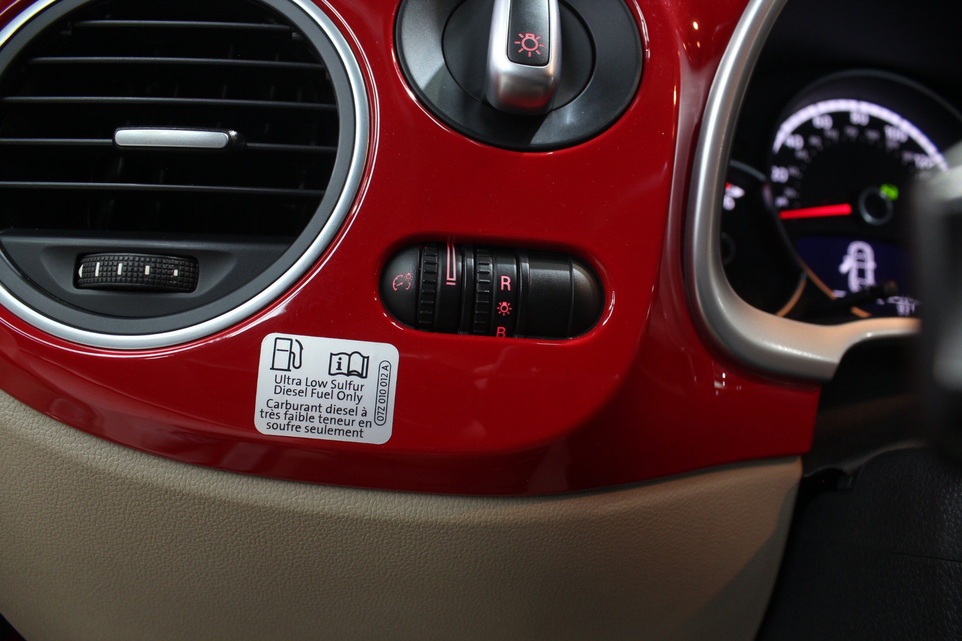 Used 2014 Volkswagen Beetle TDI FWD image 68