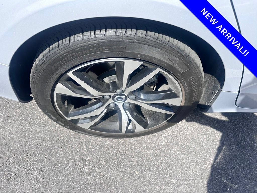 Certified 2025 Volvo S60 B5 Core AWD/4WD image 9