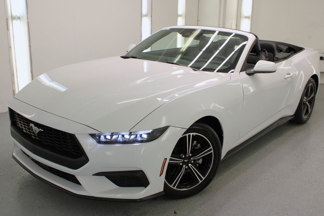 Used 2025 Ford Mustang Premium RWD image 2