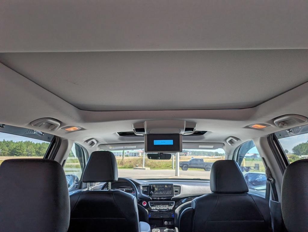 Used 2021 Honda Pilot Elite image 34