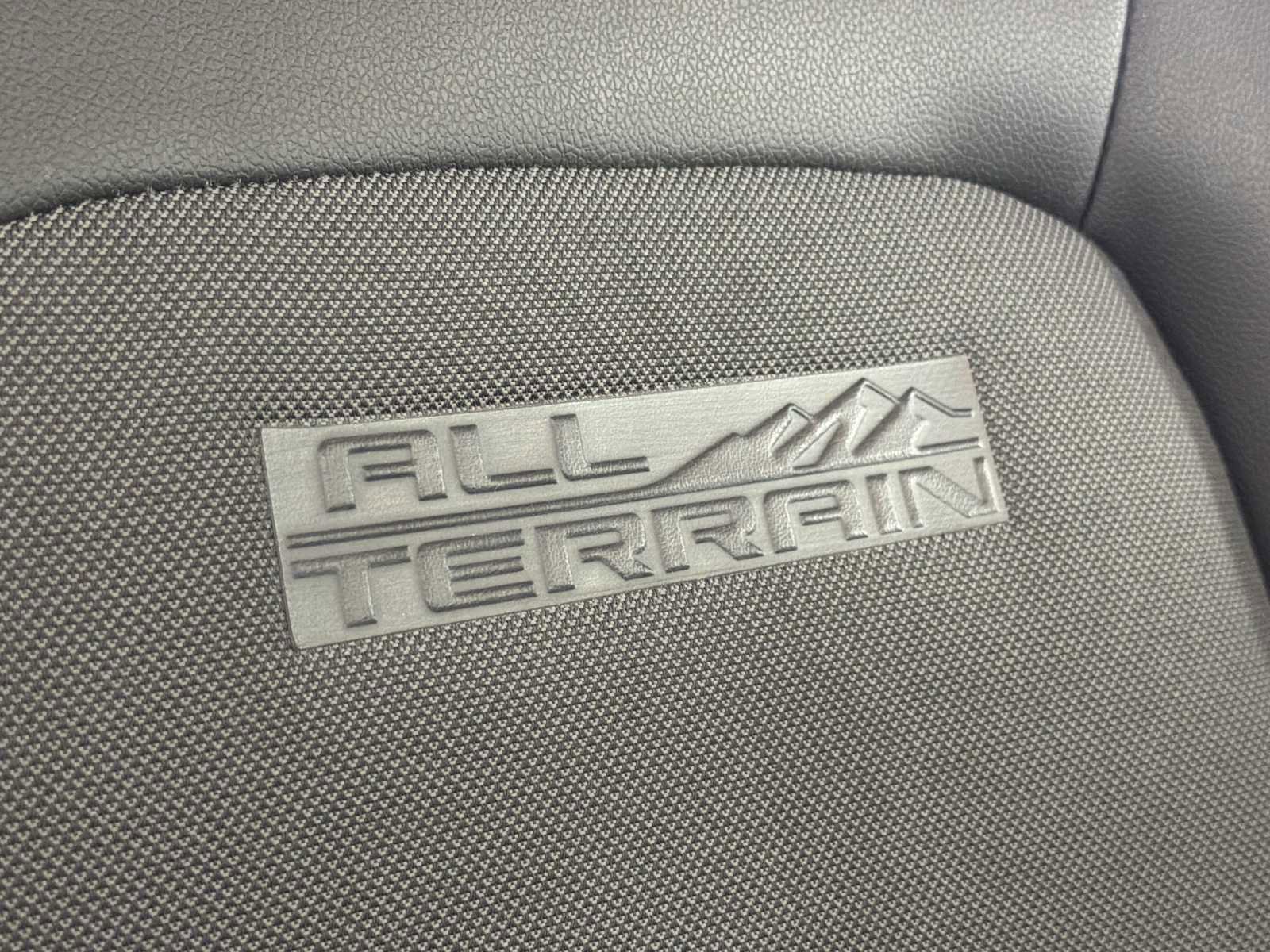 Used 2016 GMC Canyon SLE w/ All Terrain Package image 14