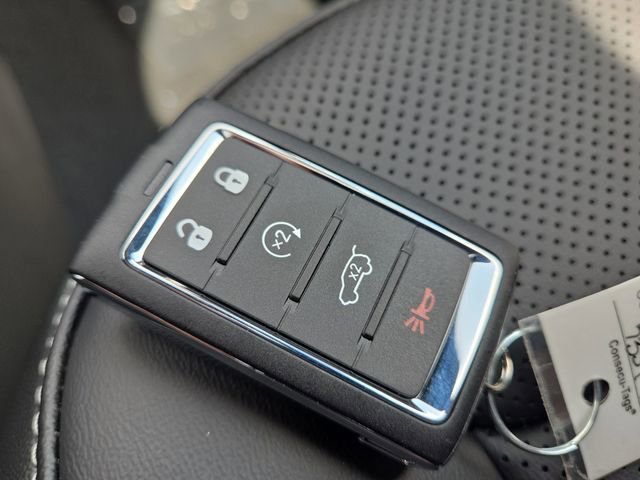 New 2025 Jeep Grand Cherokee L Limited w/ Luxury Tech Group II image 33