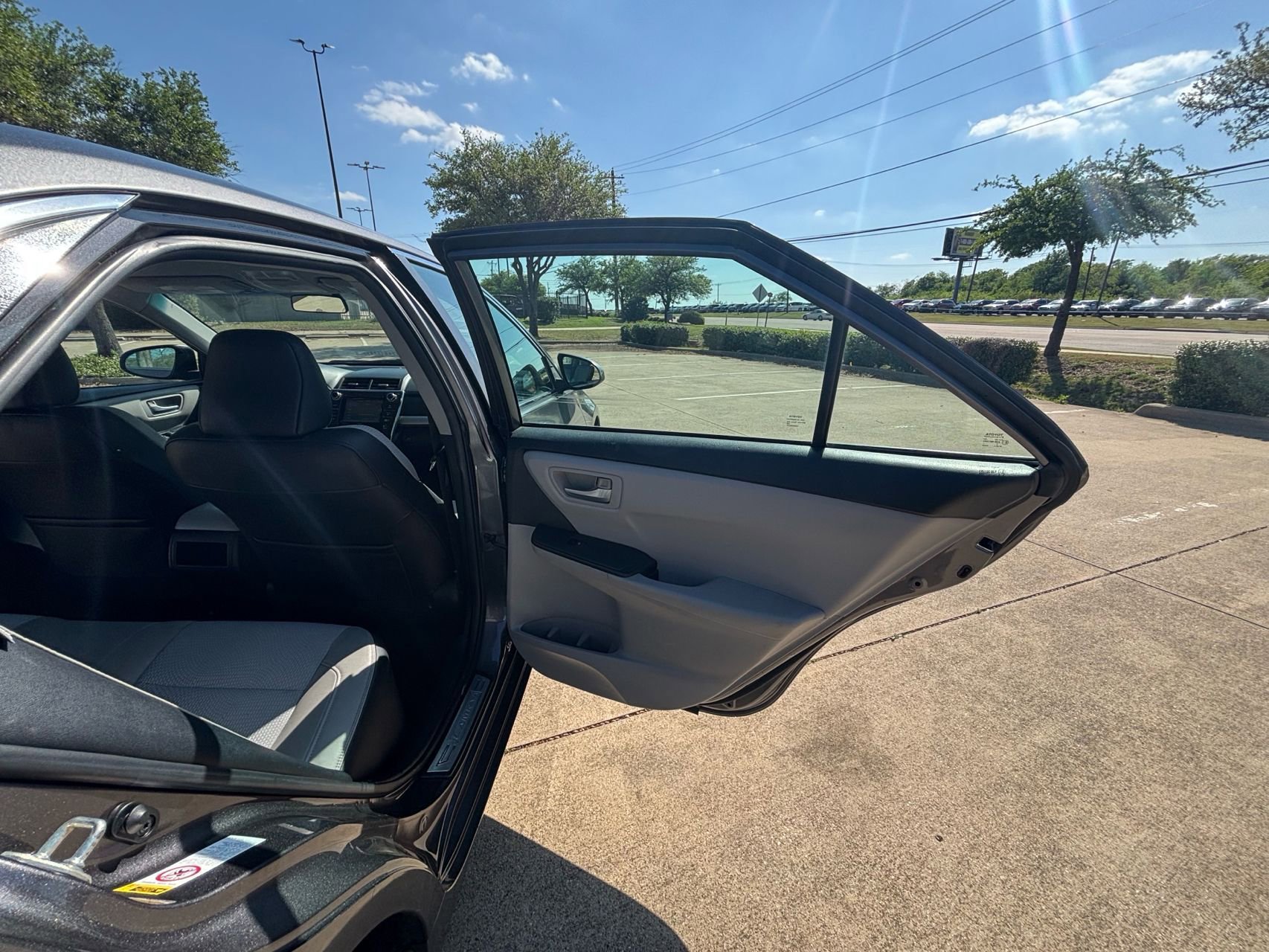 Used 2016 Toyota Camry SE image 18