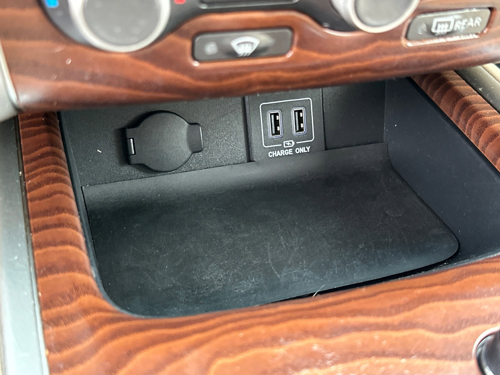 Used 2018 Nissan Pathfinder Platinum image 36