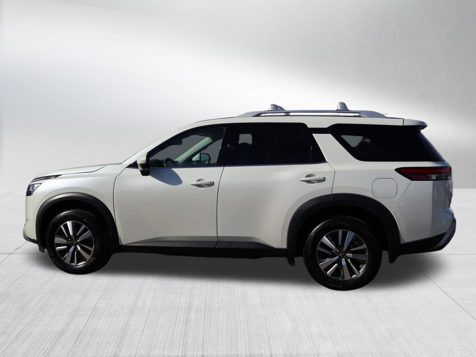 Used 2024 Nissan Pathfinder SL image 4