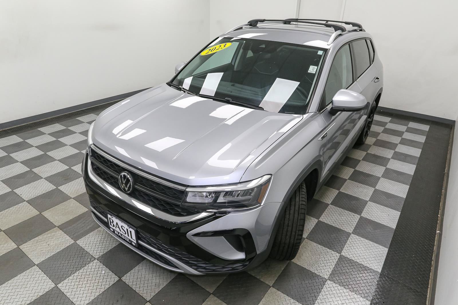 Used 2023 Volkswagen Taos SE w/ Black Wheel Package FWD image 6