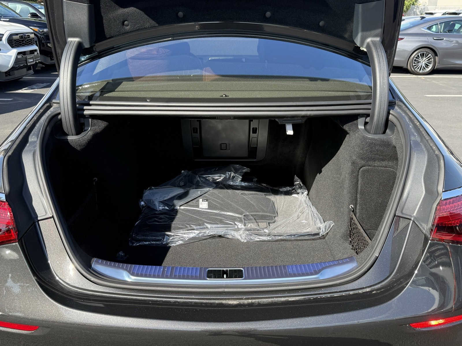 New 2026 Mercedes-Benz S 580 4MATIC Sedan image 11