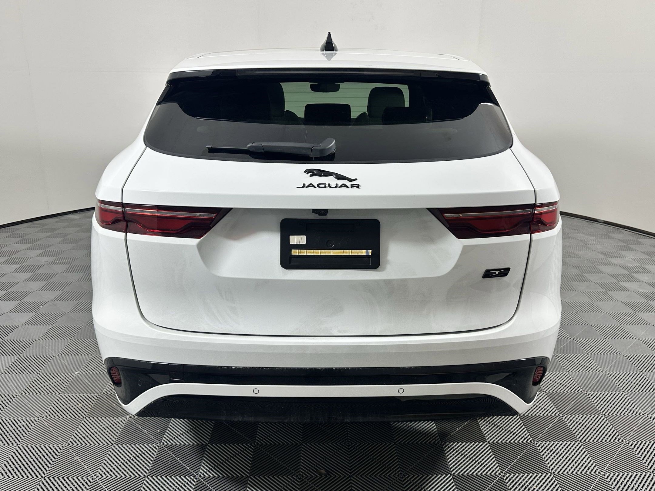 Used 2026 Jaguar F-PACE R-Dynamic S AWD/4WD image 8