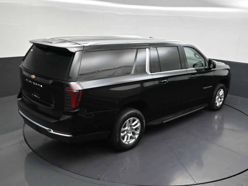 Used 2025 Chevrolet Suburban LS RWD image 24