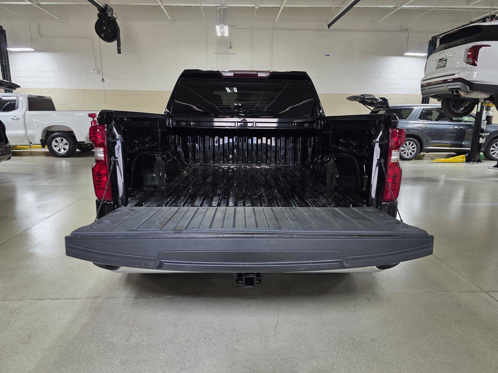 Used 2025 Chevrolet Silverado 1500 LT AWD/4WD image 14