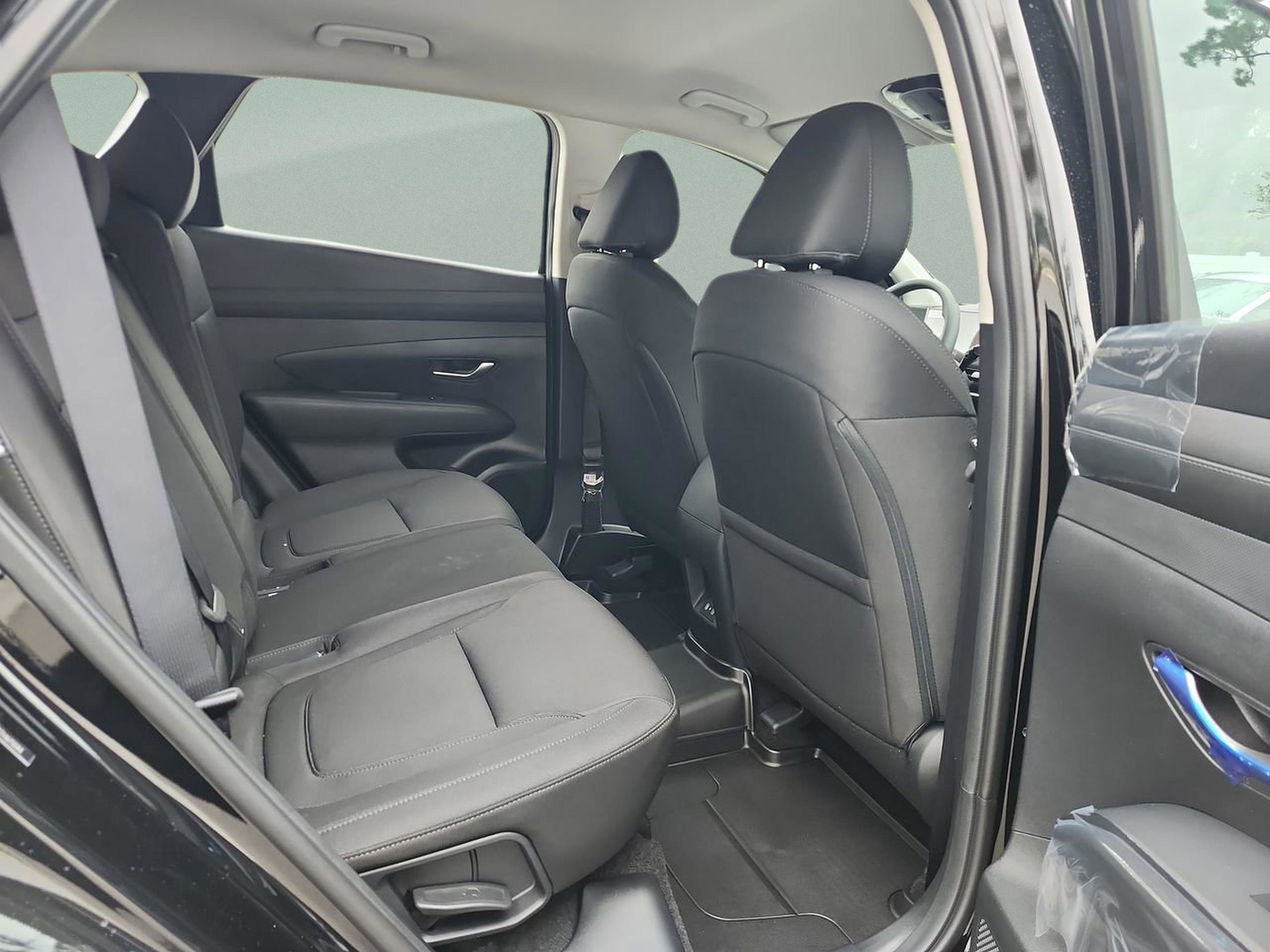 New 2026 Hyundai Tucson SE FWD image 17