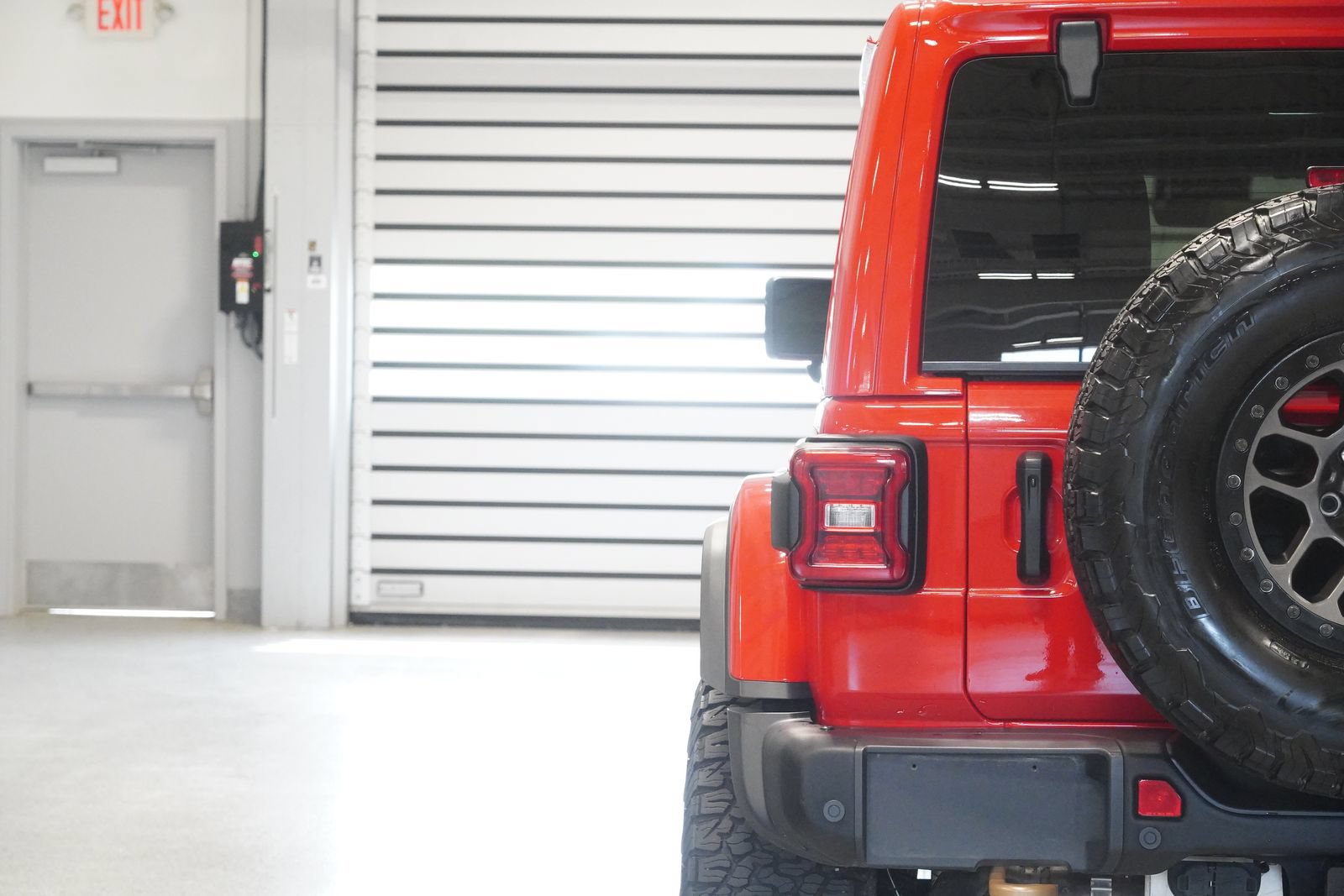 Used 2023 Jeep Wrangler Unlimited Rubicon 392 w/ Xtreme Recon 35" Tire Package AWD/4WD image 9