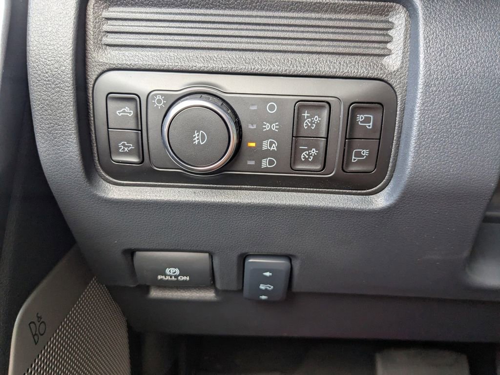 New 2026 Ford F250 Lariat w/ Black Appearance Package image 30