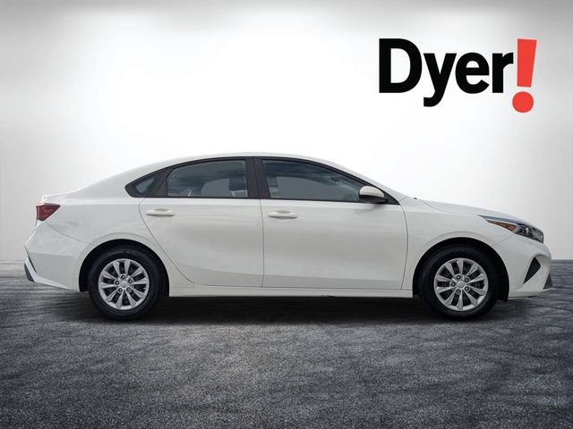 Certified 2022 Kia Forte Sedan FWD image 2