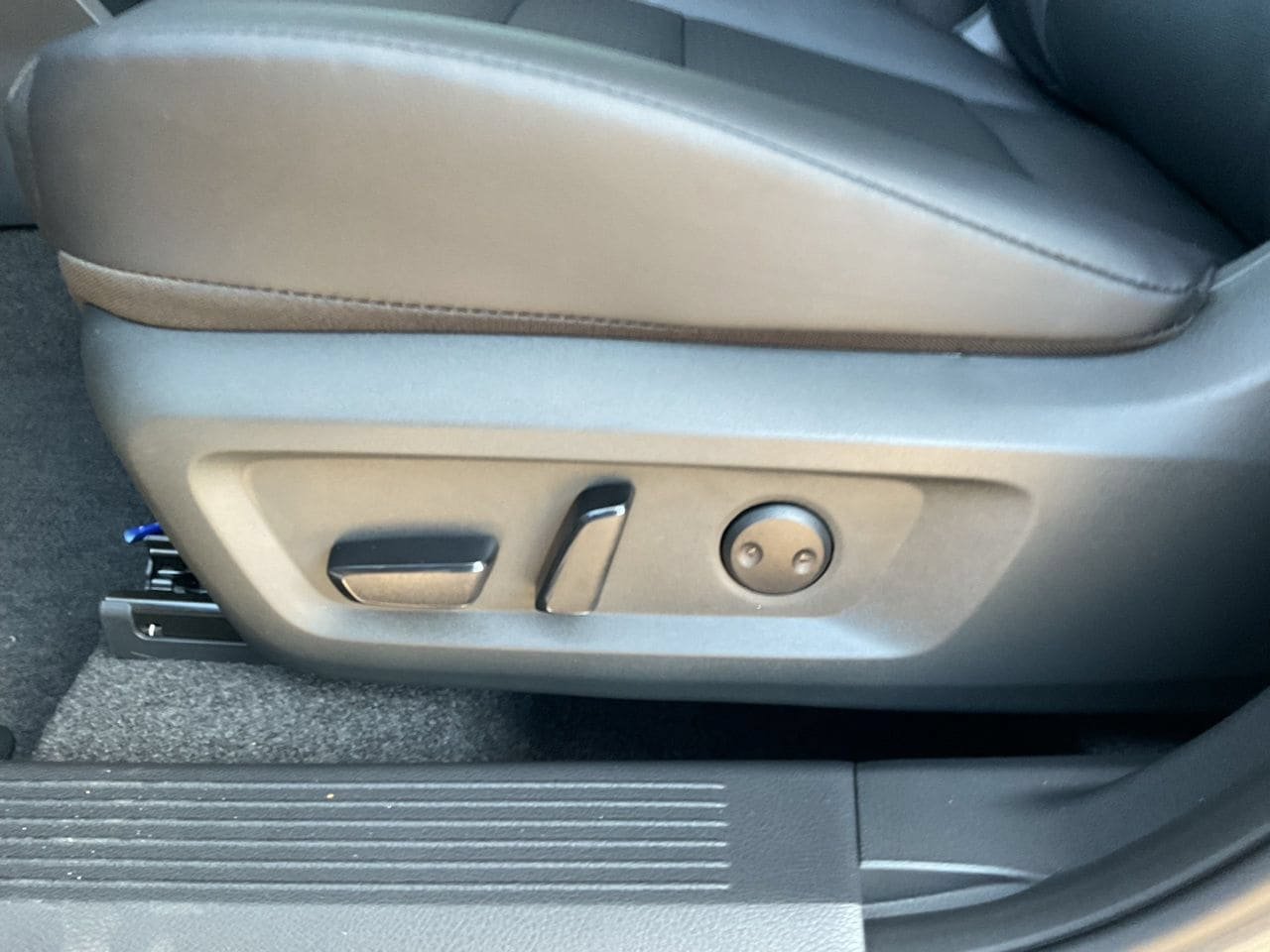 New 2026 Nissan Rogue Dark Armor FWD image 9