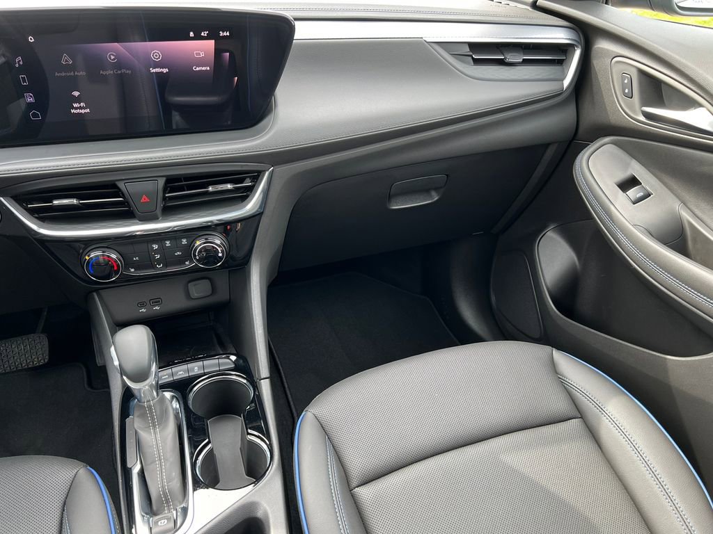 Certified 2025 Buick Encore GX Sport Touring w/ Experience Buick Package image 31