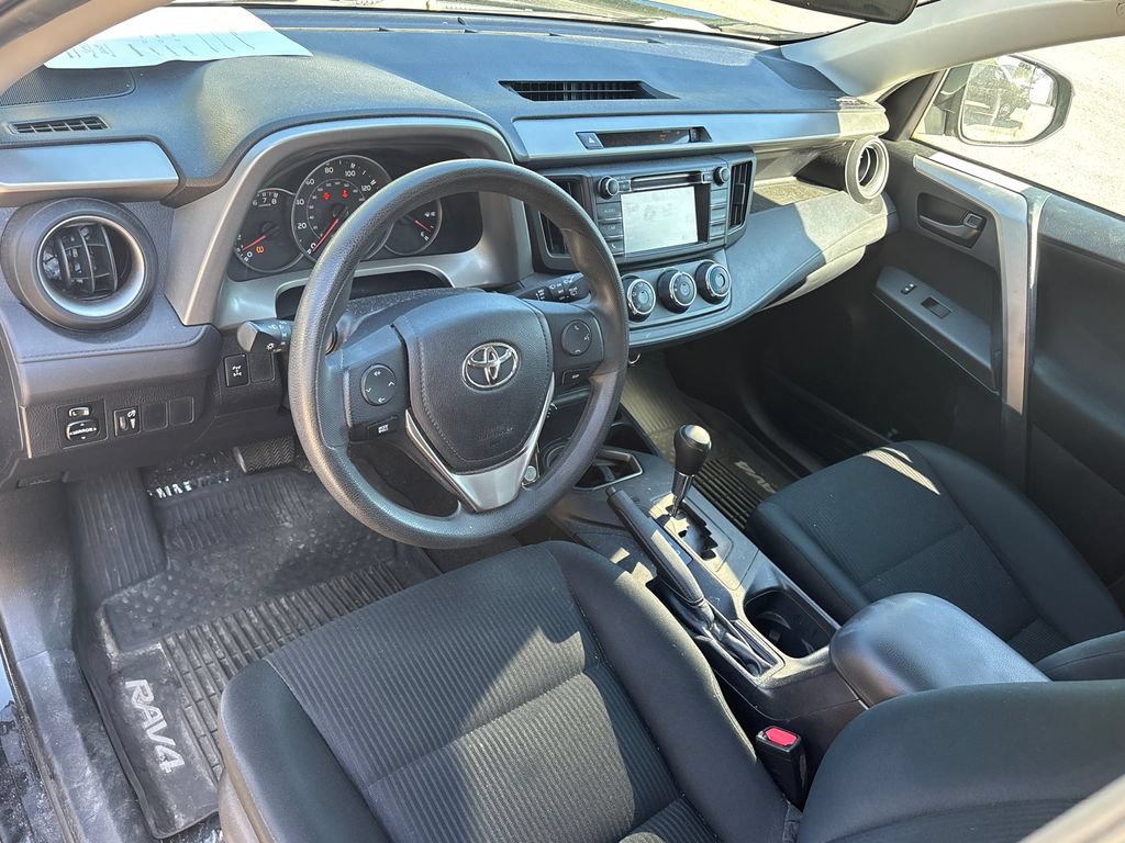 Used 2016 Toyota RAV4 LE AWD/4WD image 15