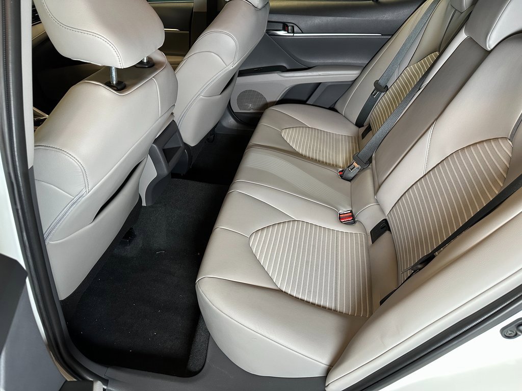 Used 2022 Toyota Camry SE image 19