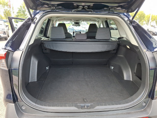 Used 2025 Toyota RAV4 XLE AWD/4WD image 27