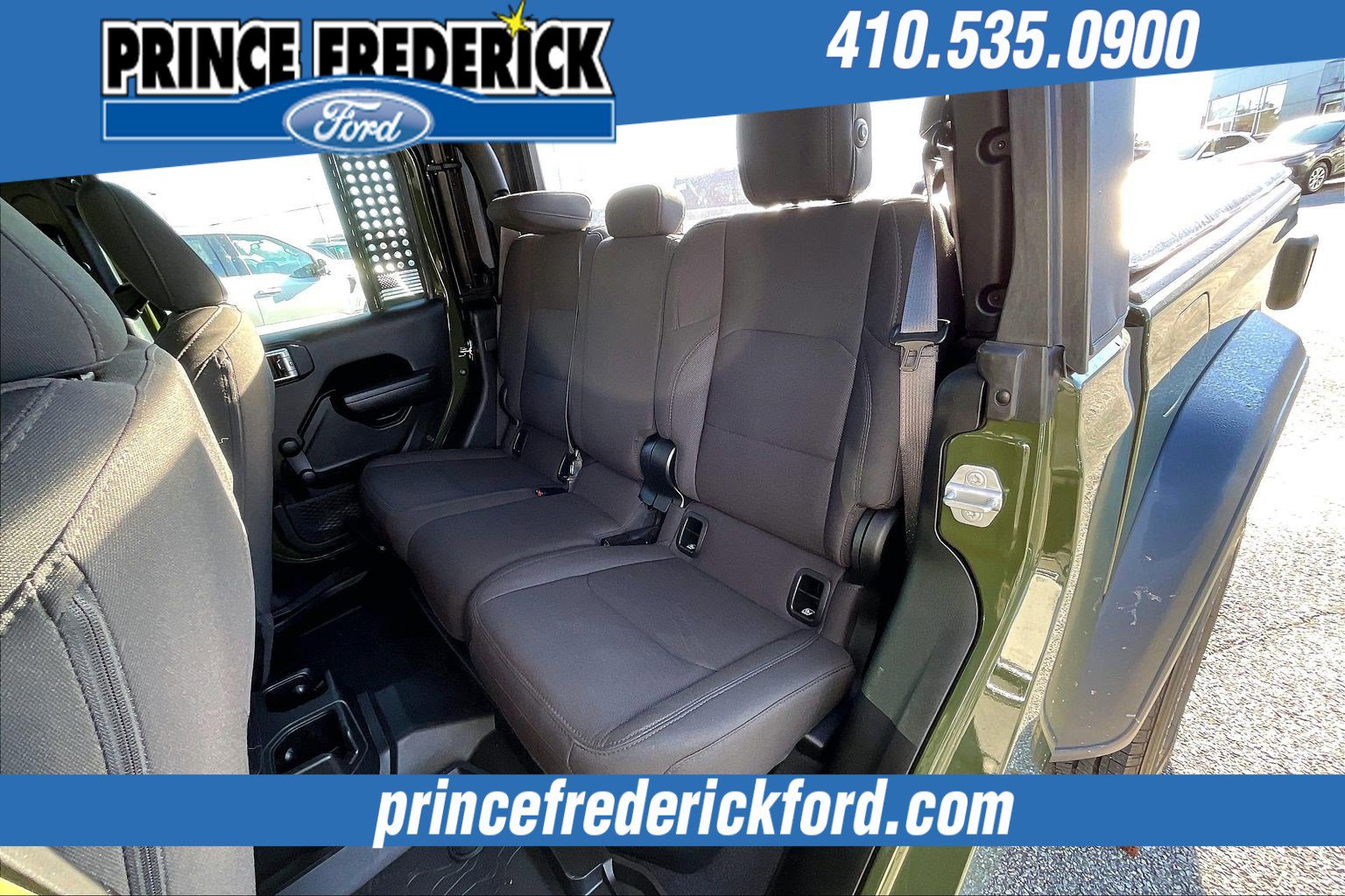 Used 2023 Jeep Gladiator Sport image 23