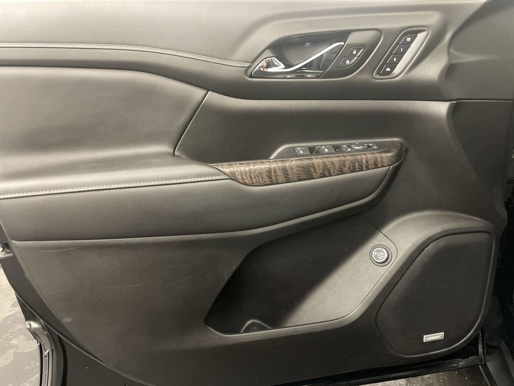 Used 2023 GMC Acadia Denali w/ Denali Ultimate Package image 15