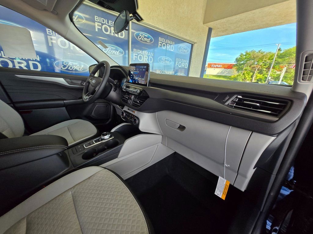 New 2025 Ford Escape Active image 28
