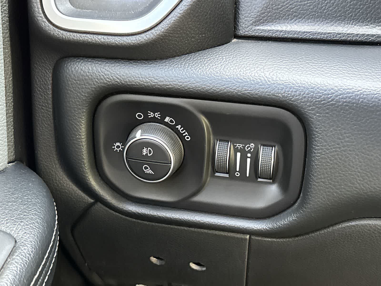 Used 2019 RAM 3500 Big Horn AWD/4WD image 12