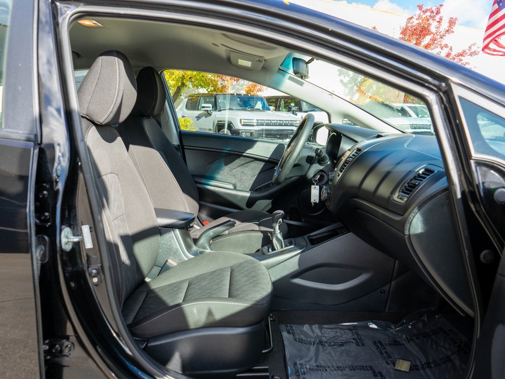Used 2016 Kia Forte LX image 10