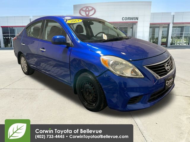 Used 2014 Nissan Versa SV image 1