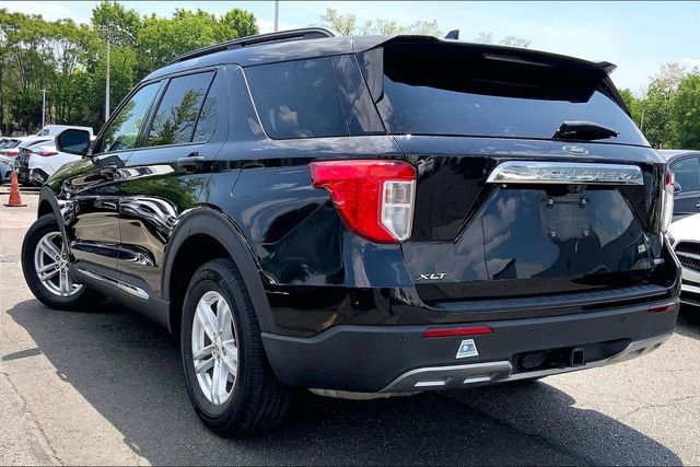 Used 2020 Ford Explorer XLT w/ Equipment Group 202A AWD/4WD image 3