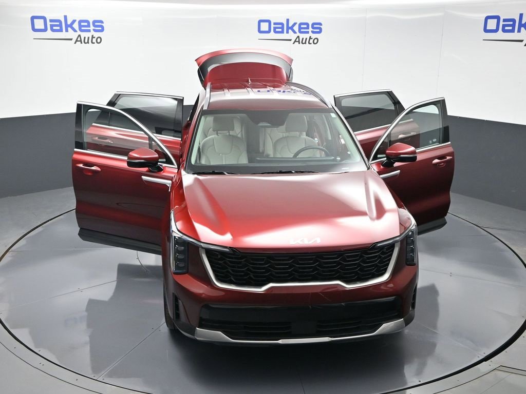 Certified 2025 Kia Sorento EX image 60