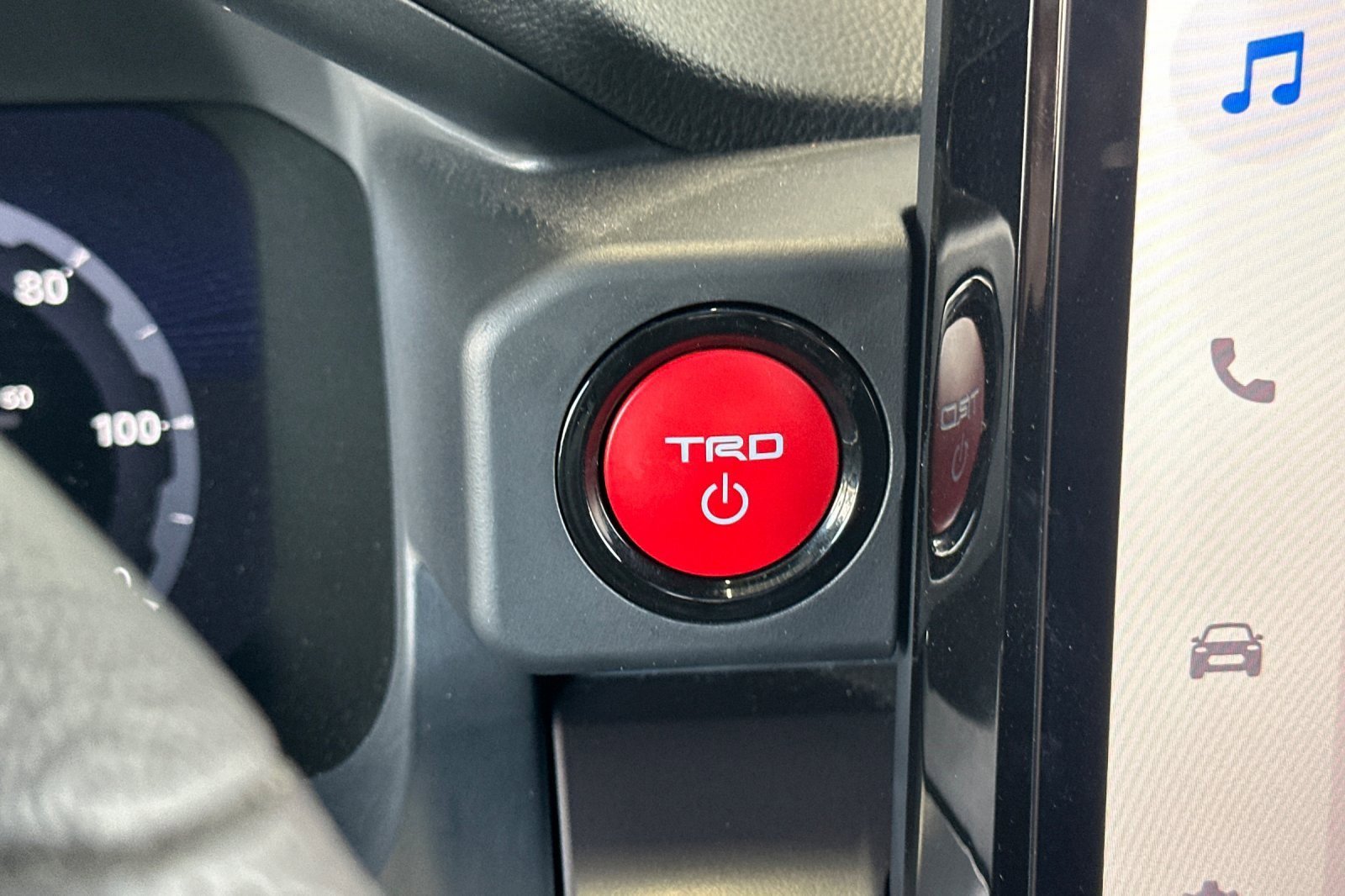 Certified 2024 Toyota Tacoma TRD Off-Road w/ TRD Off Road Upgrade Package AWD/4WD image 20