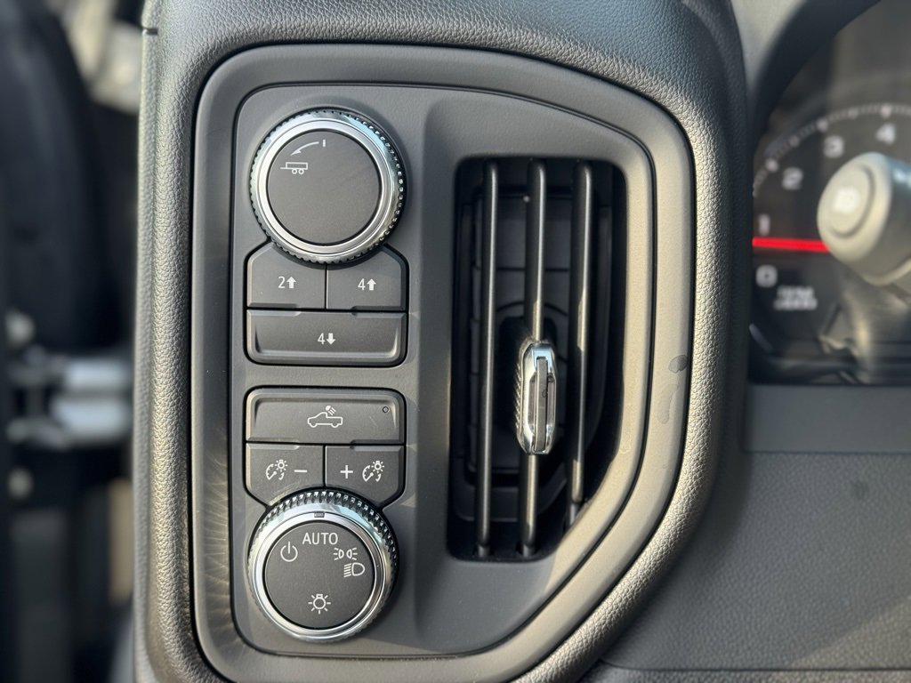 Used 2025 GMC Sierra 2500 Pro w/ Convenience Package image 20