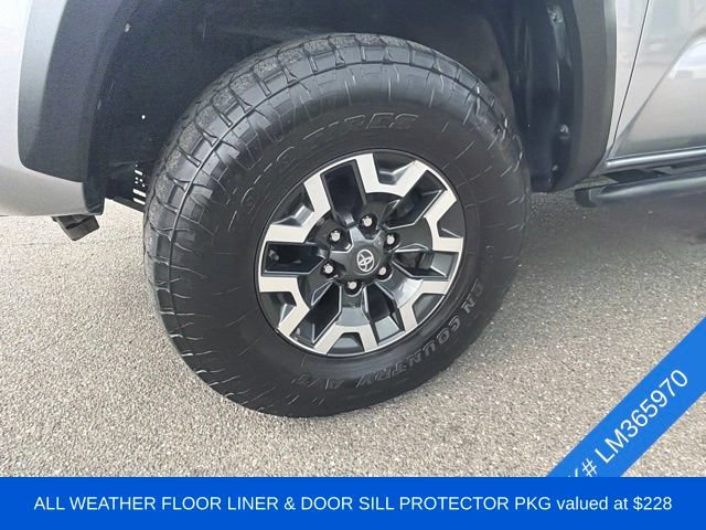 Used 2020 Toyota Tacoma TRD Off-Road w/ Technology Package AWD/4WD image 4