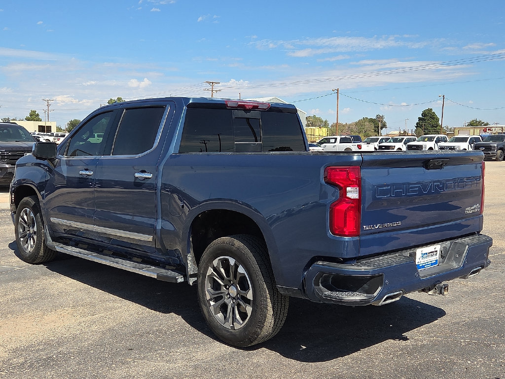 Used 2024 Chevrolet Silverado 1500 High Country w/ Technology Package AWD/4WD image 3